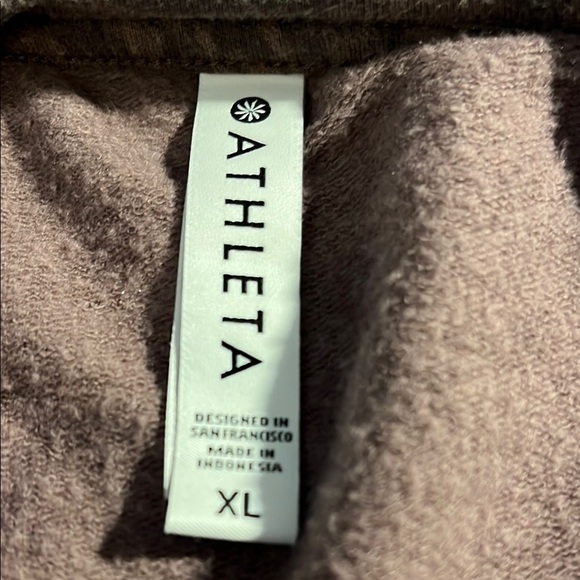 Athleta Brown Long Sleeve Oversized Sweatshirt- animal print Sz XL - Picture 2 of 9